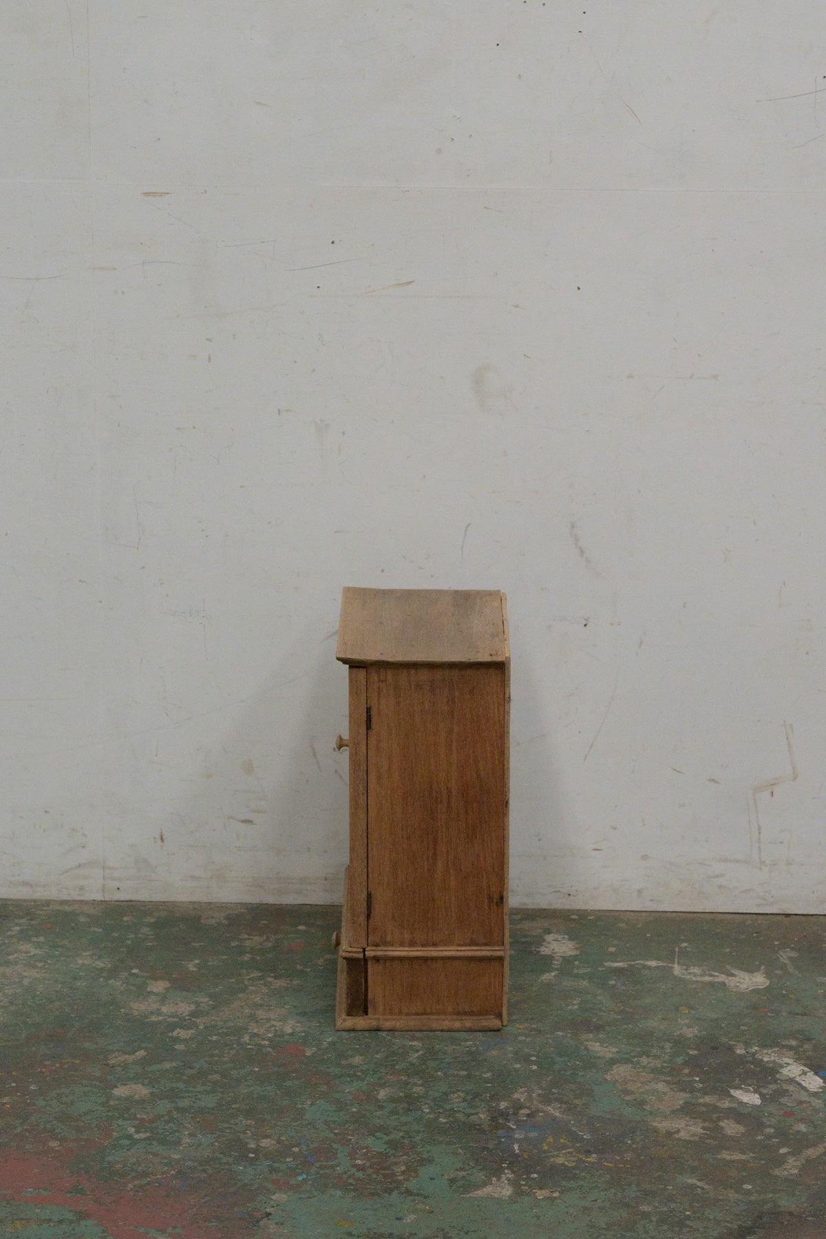 #5265 small cabinet