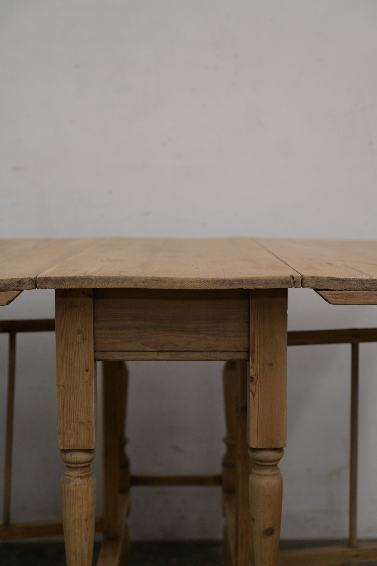 #0245 gateleg table
