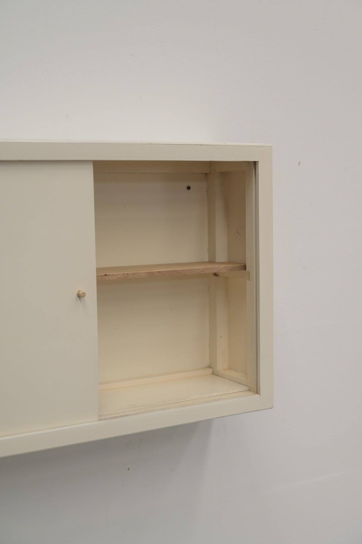 #0724 cabinet