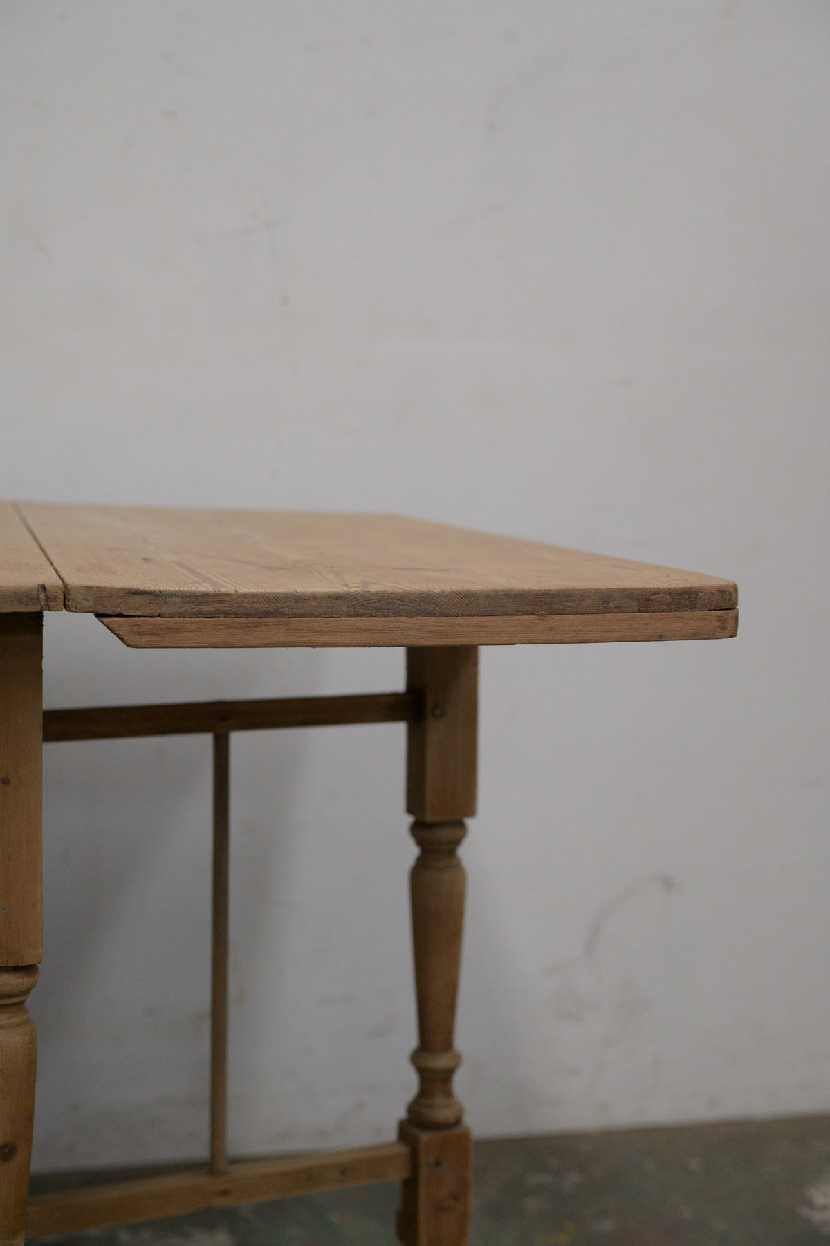 #0245 gateleg table