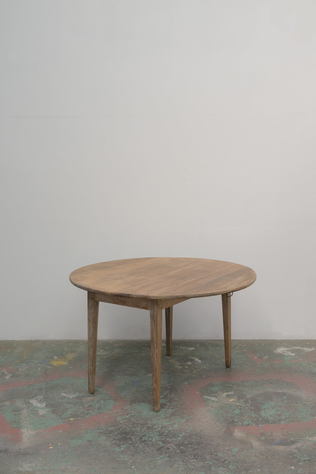 #0725 round table