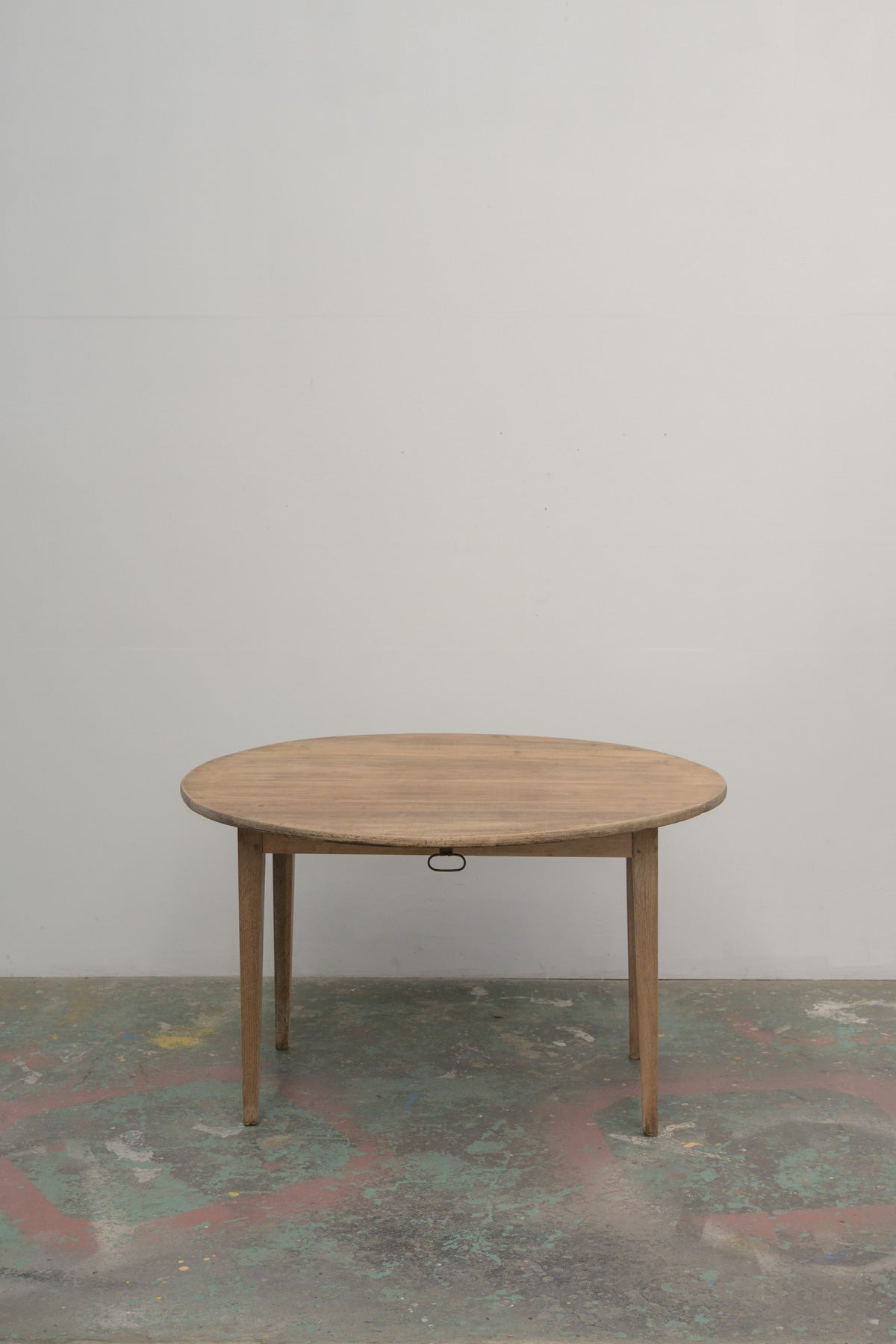 #0725 round table
