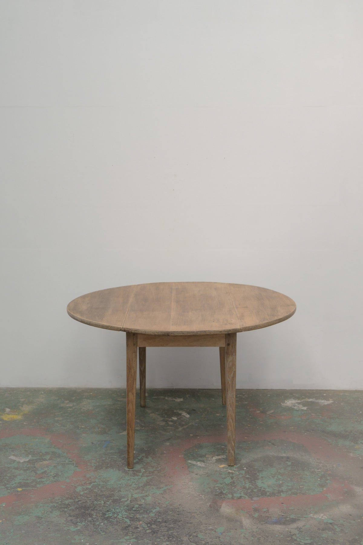#0725 round table