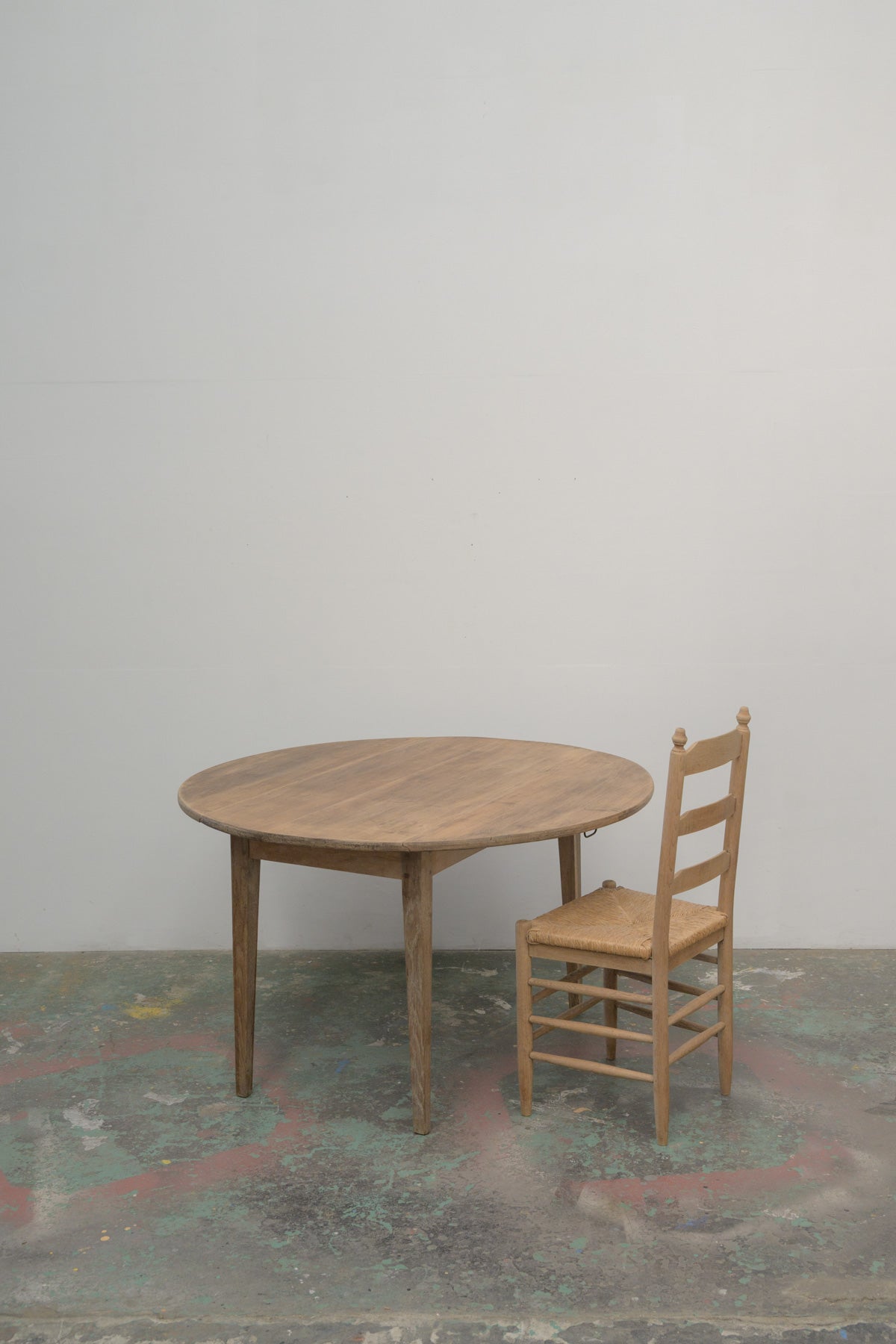 #0725 round table