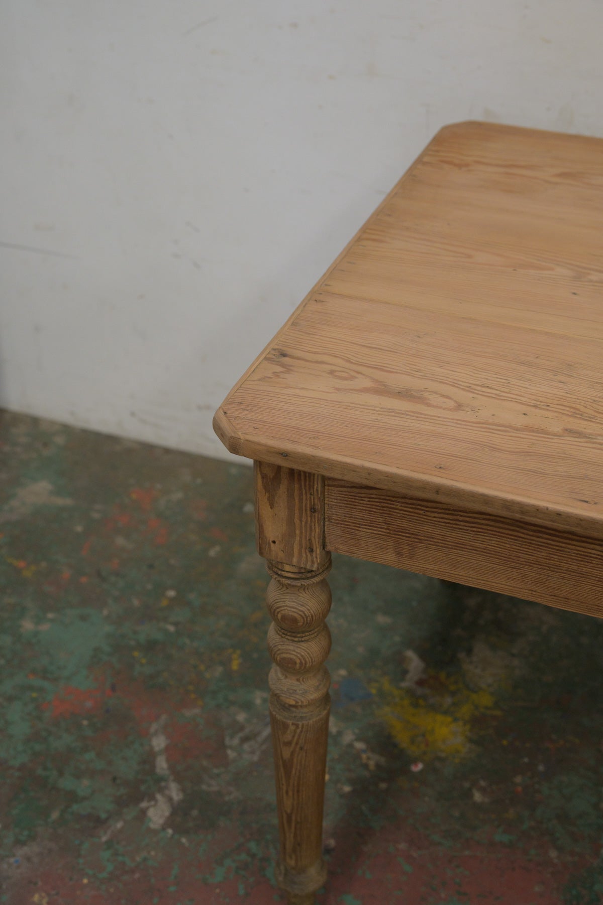 #0255 table