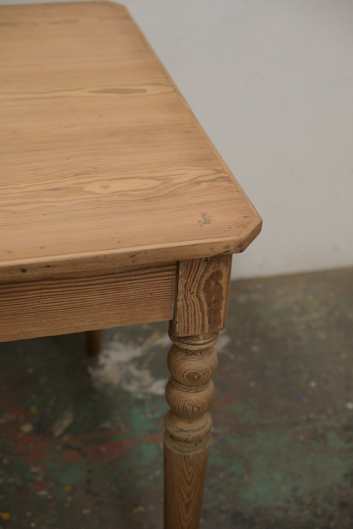 #0255 table