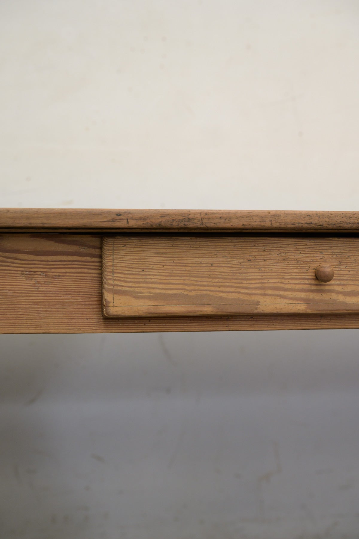 #0255 table