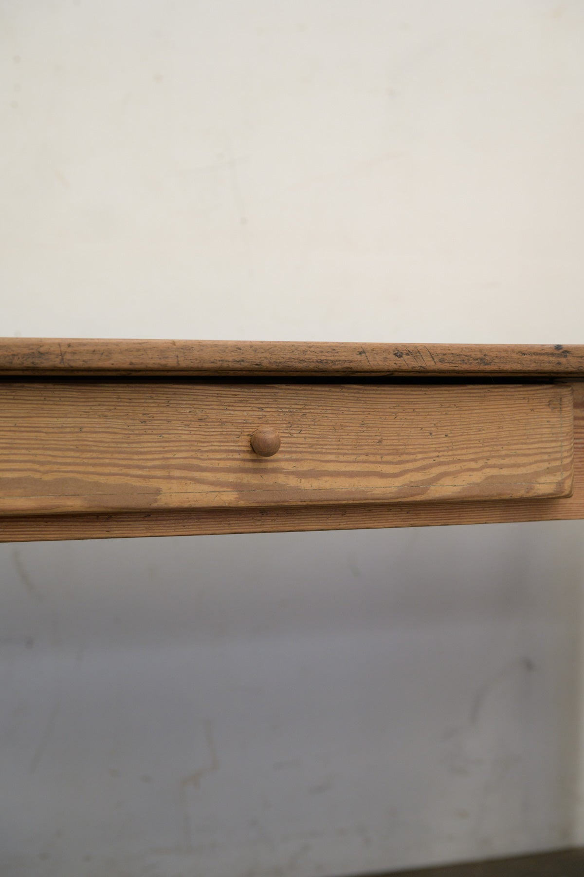 #0255 table