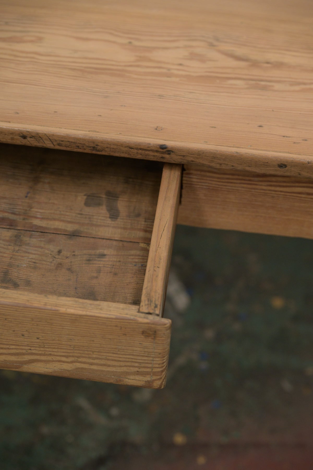 #0255 table