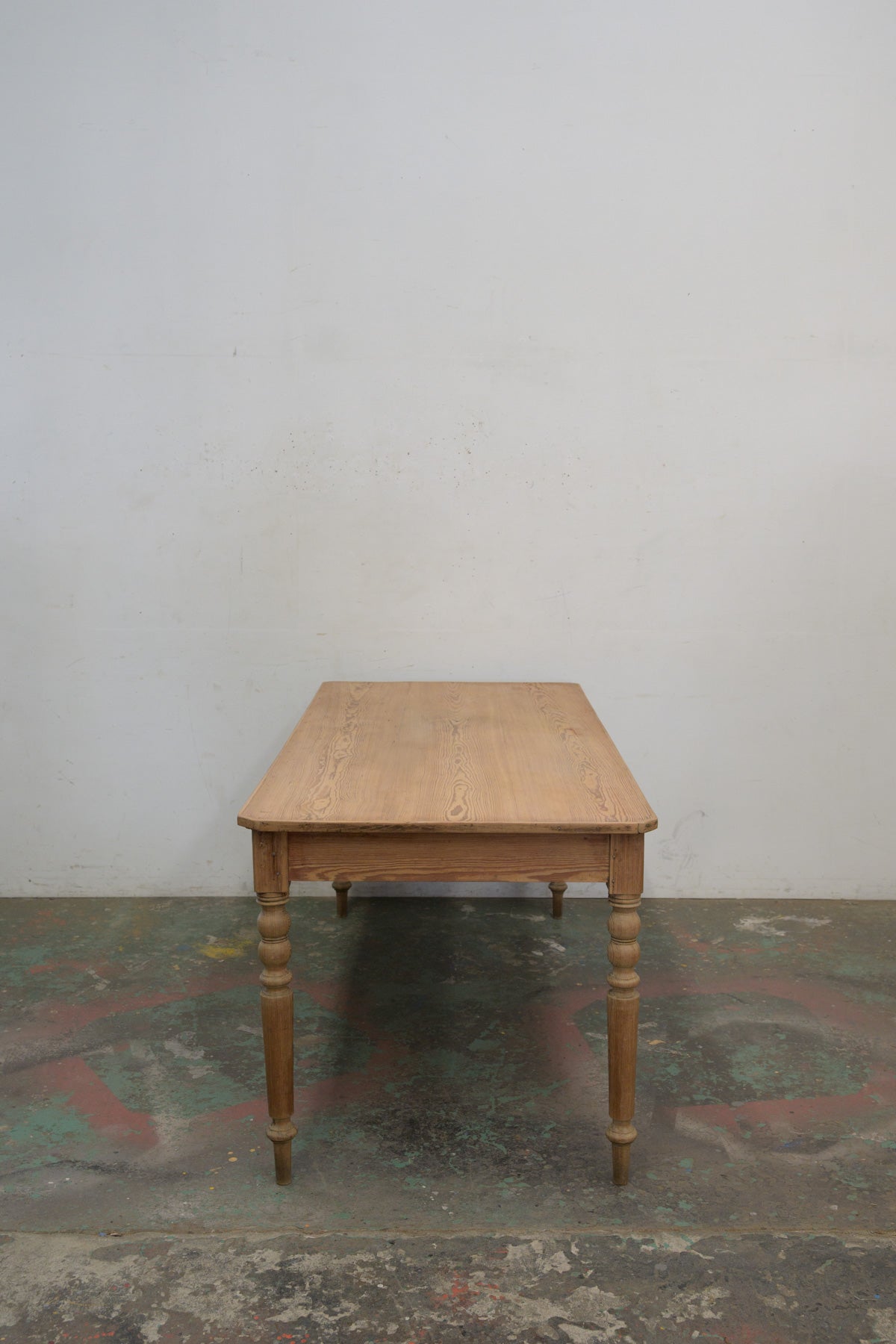 #0255 table