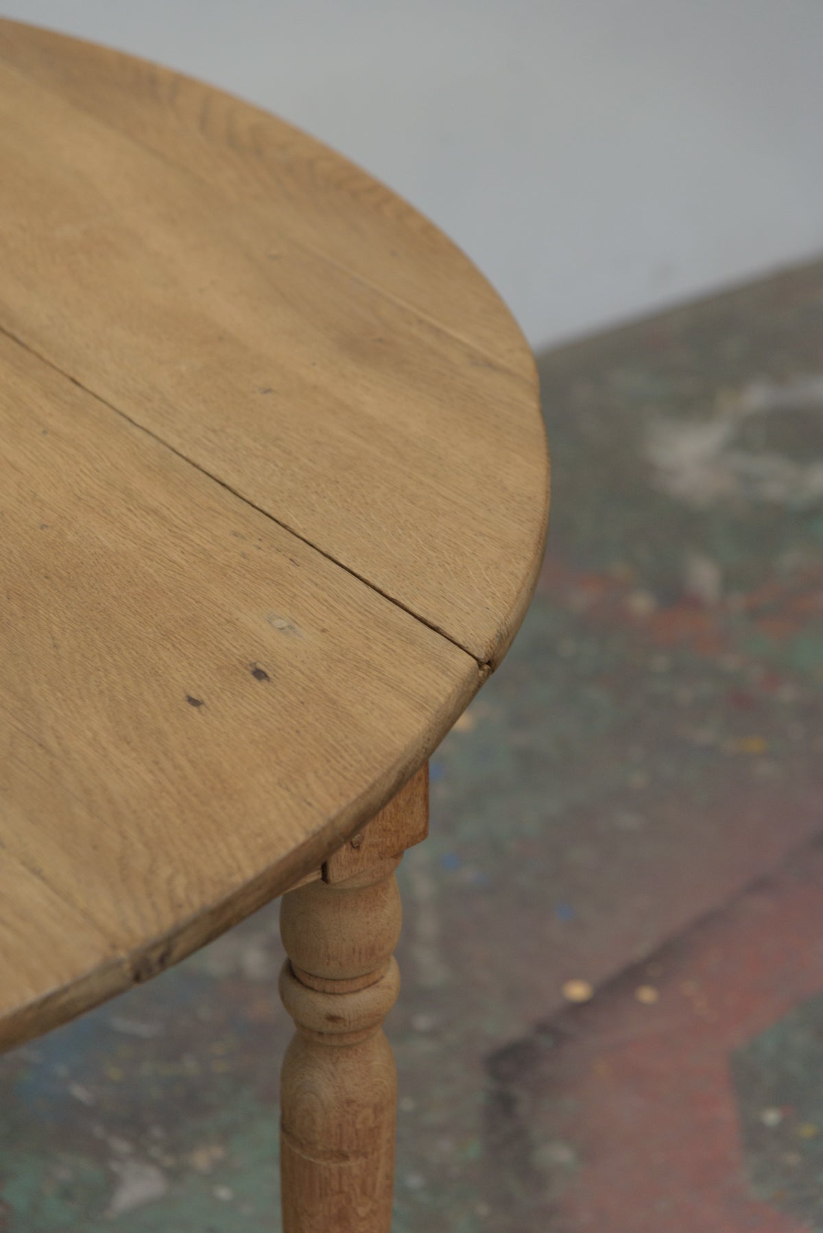 8257 round table | belgiumアンティーク 木製 無垢 塗装剥離