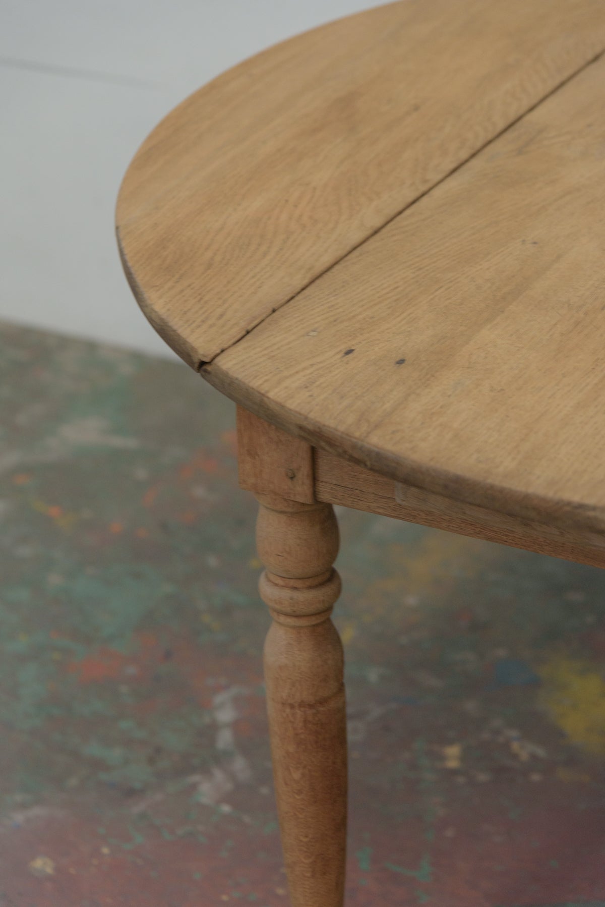 8257 round table | belgiumアンティーク 木製 無垢 塗装剥離