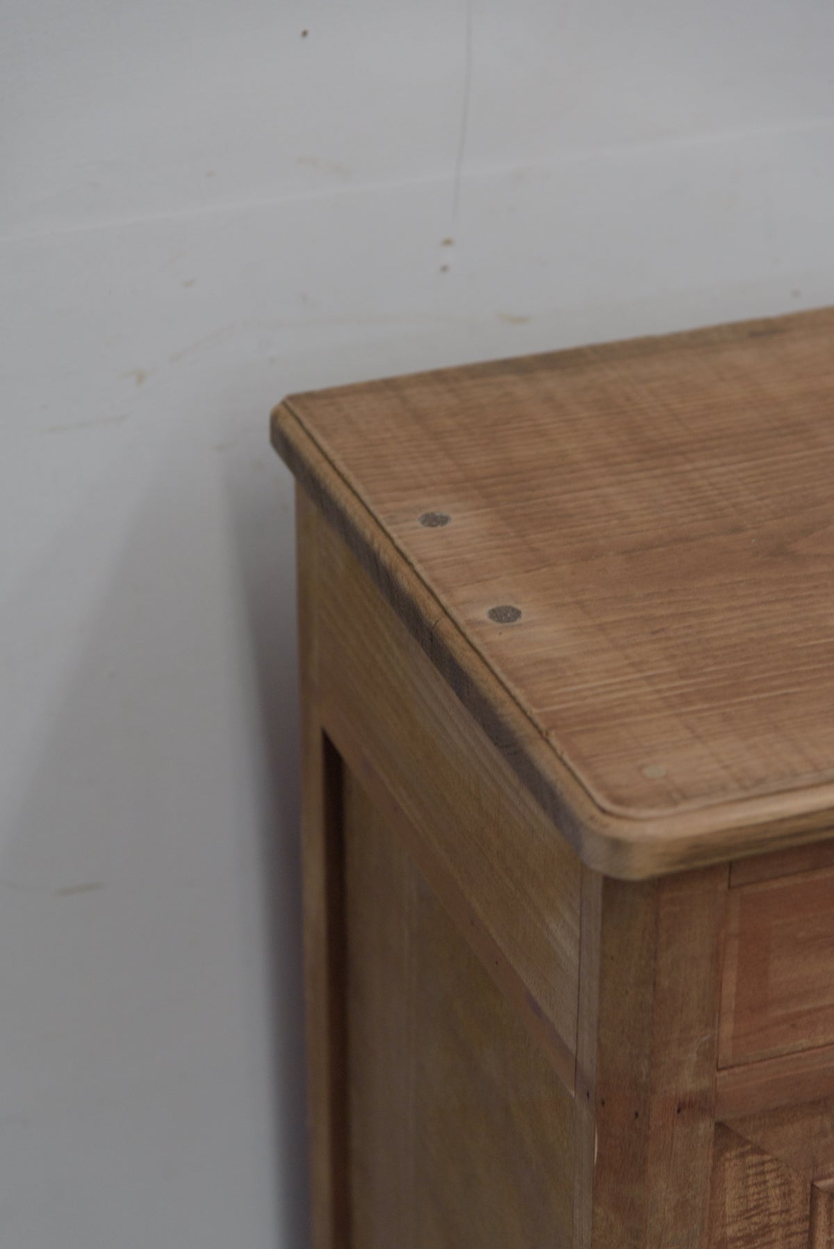 #9027 cabinet