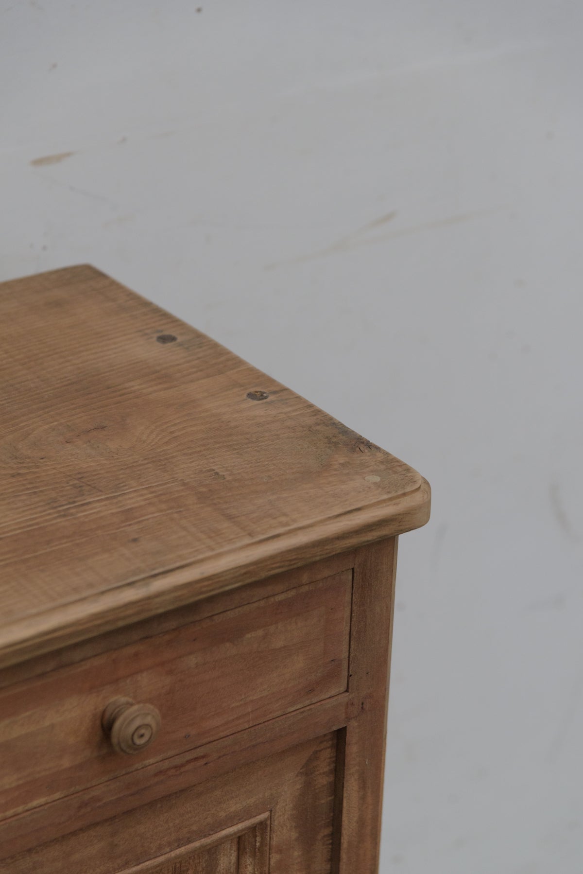 #9027 cabinet