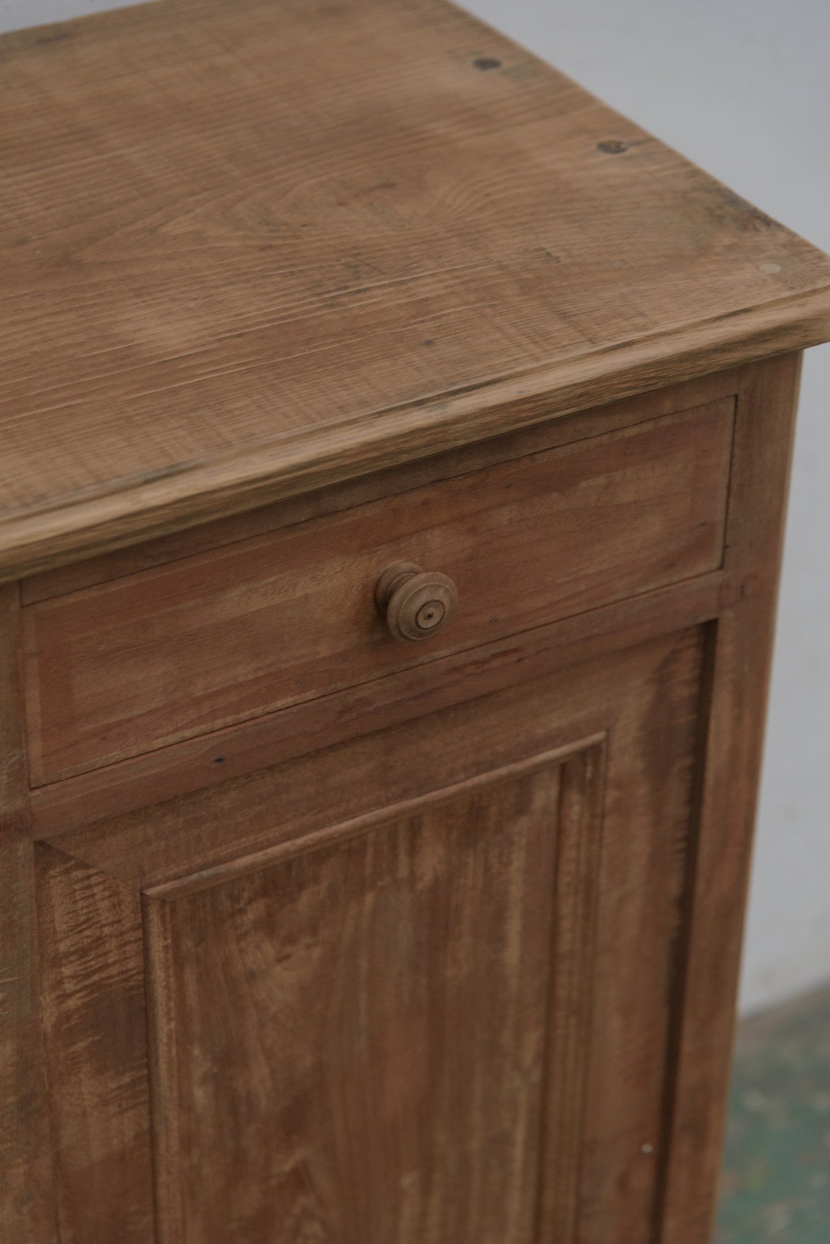 #9027 cabinet