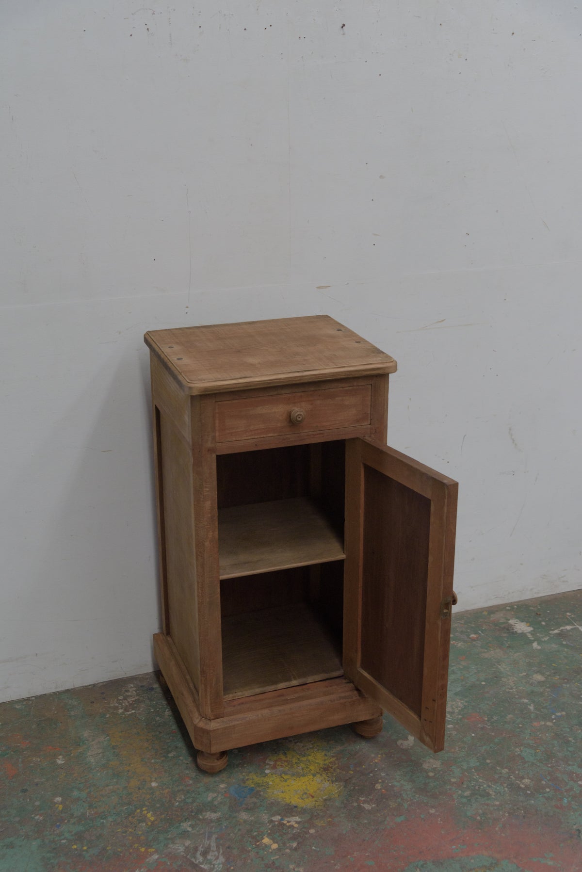 #9027 cabinet
