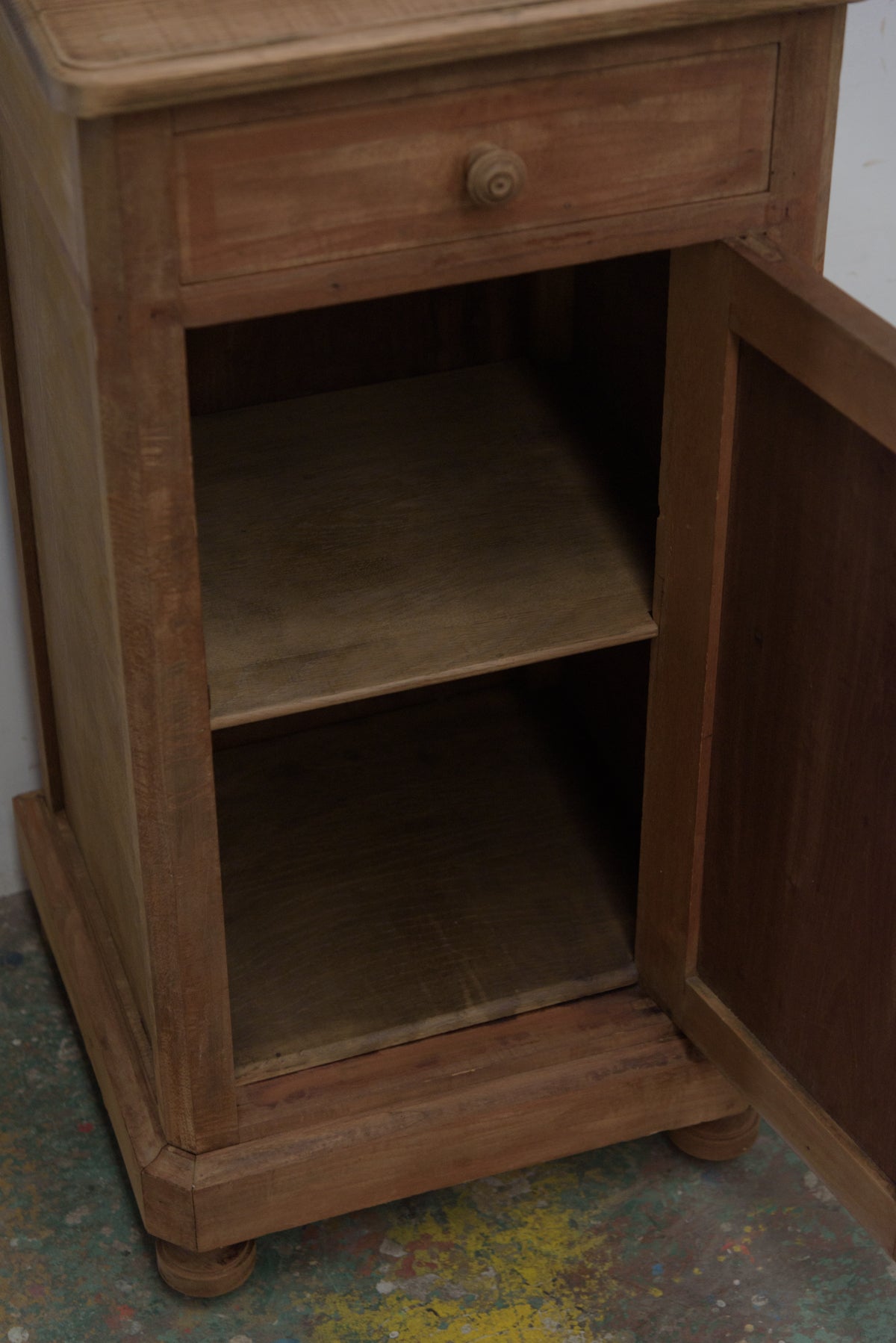 #9027 cabinet