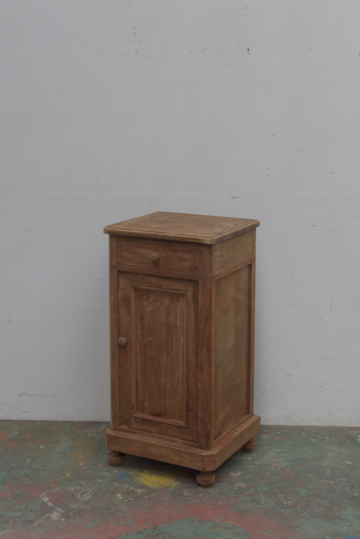 #9027 cabinet