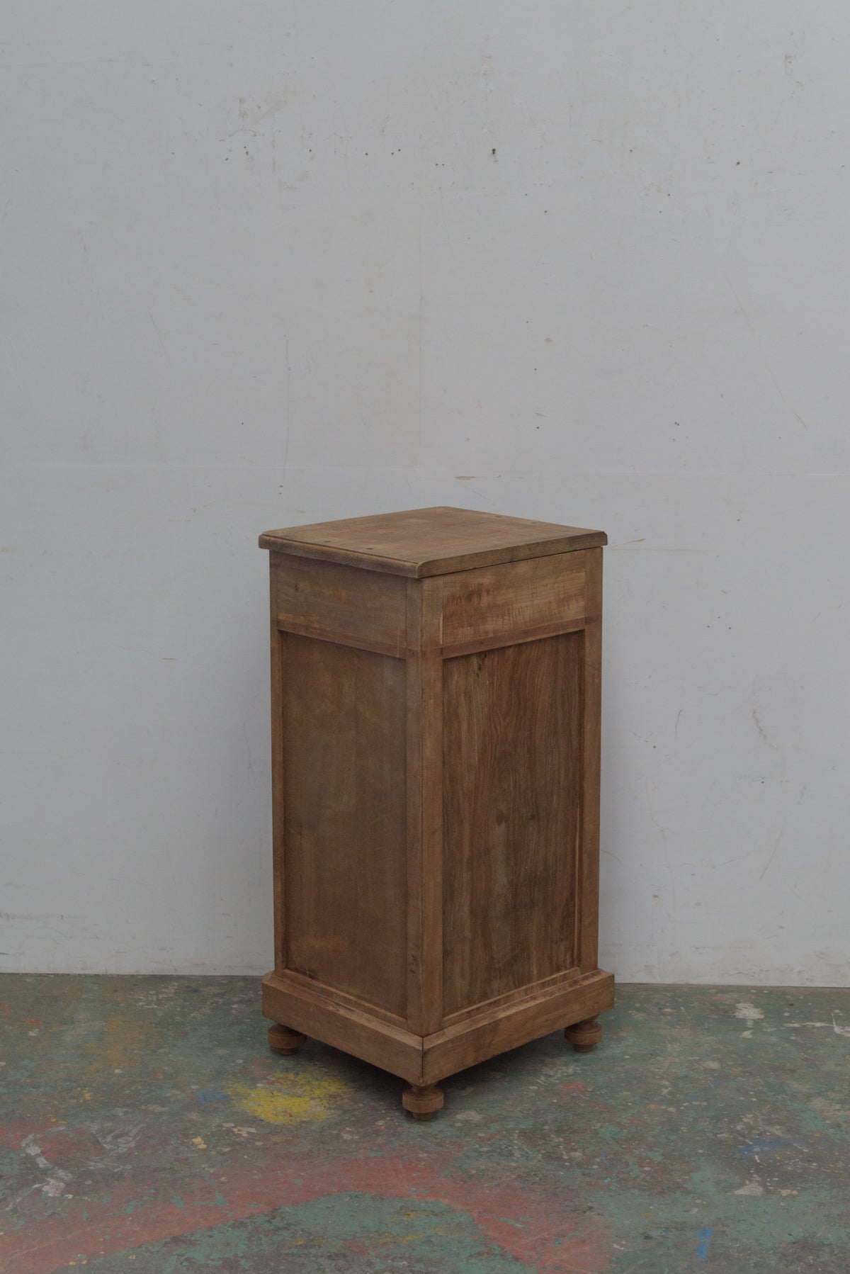 #9027 cabinet