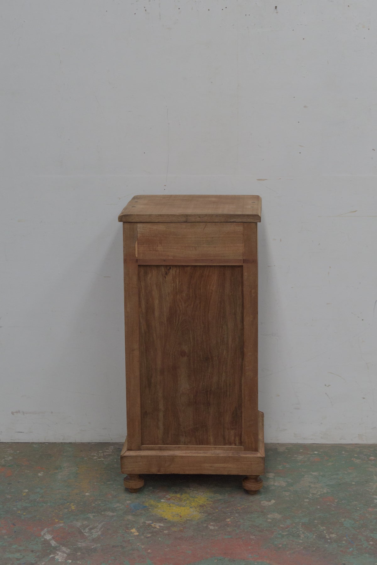 #9027 cabinet