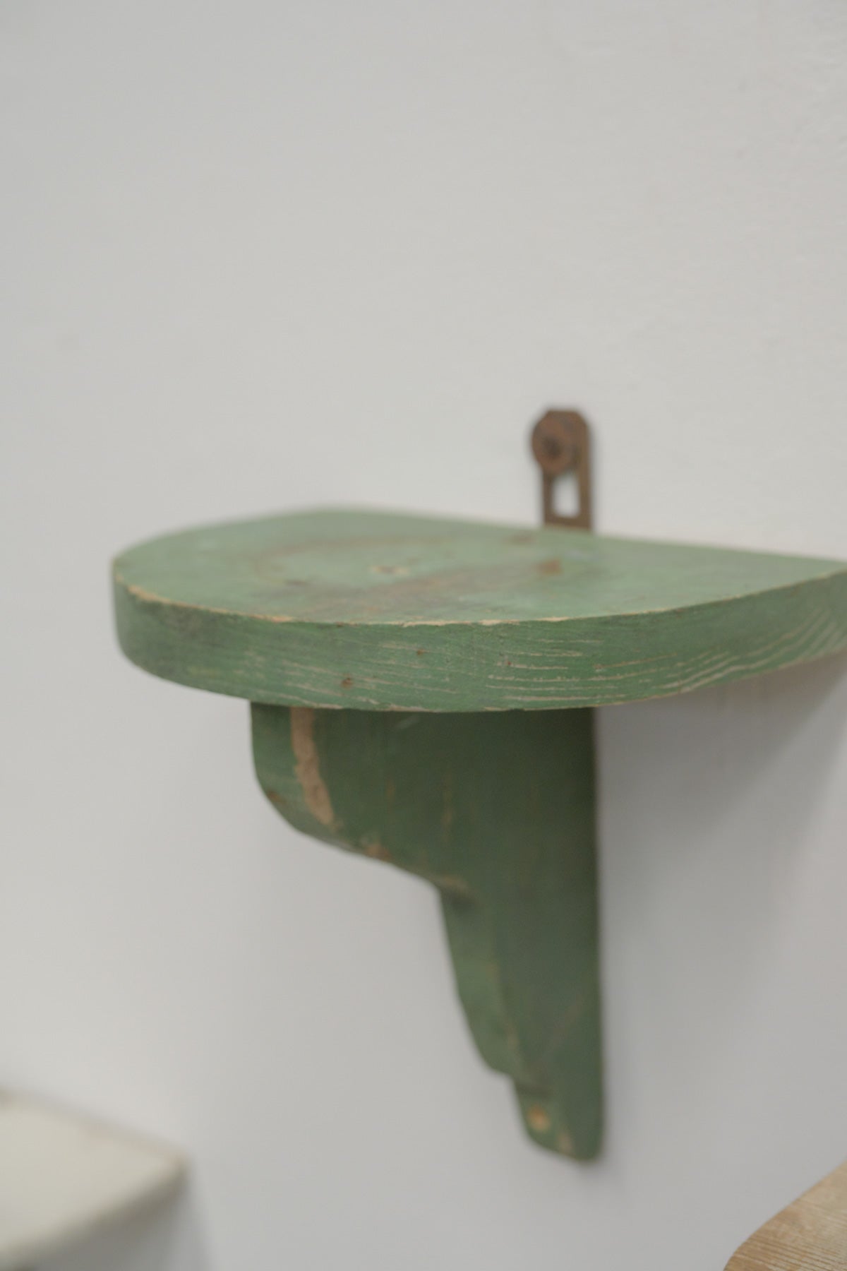 #0738 shelf