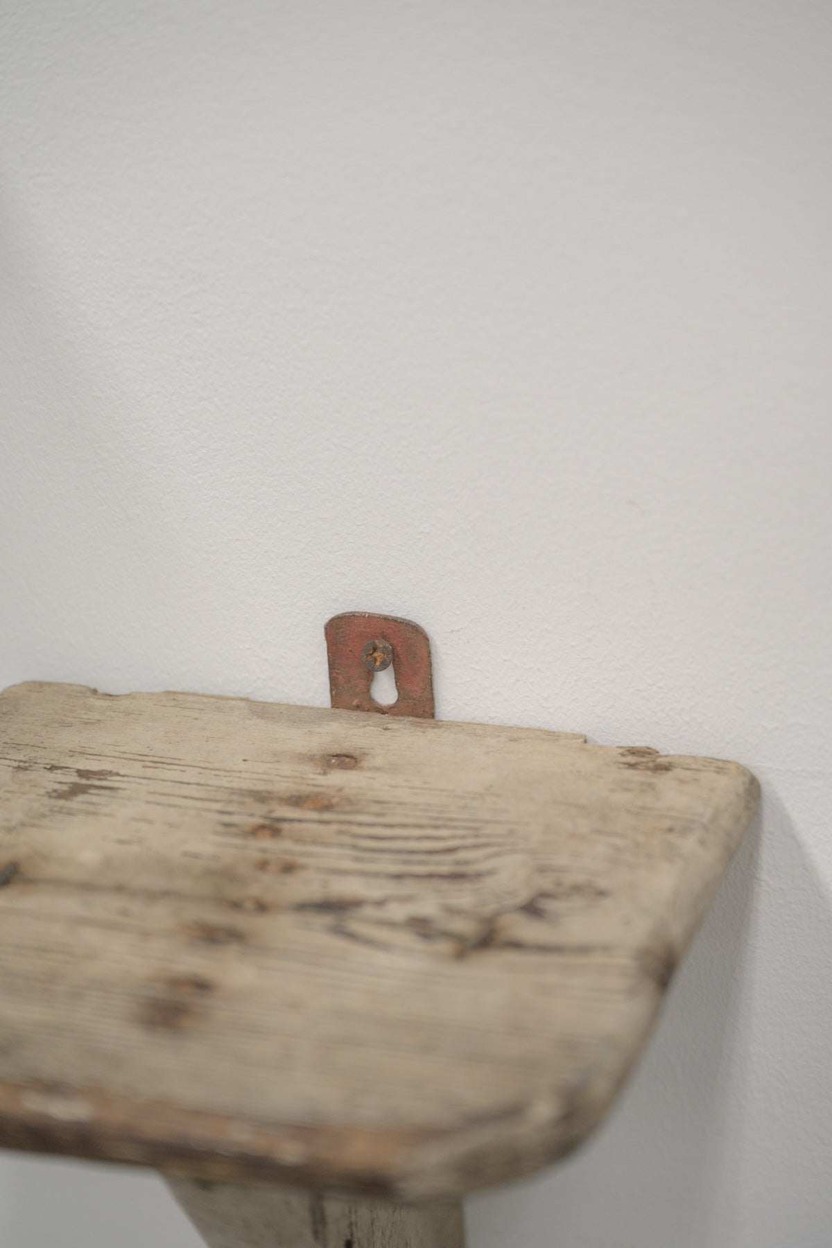 #0738 shelf