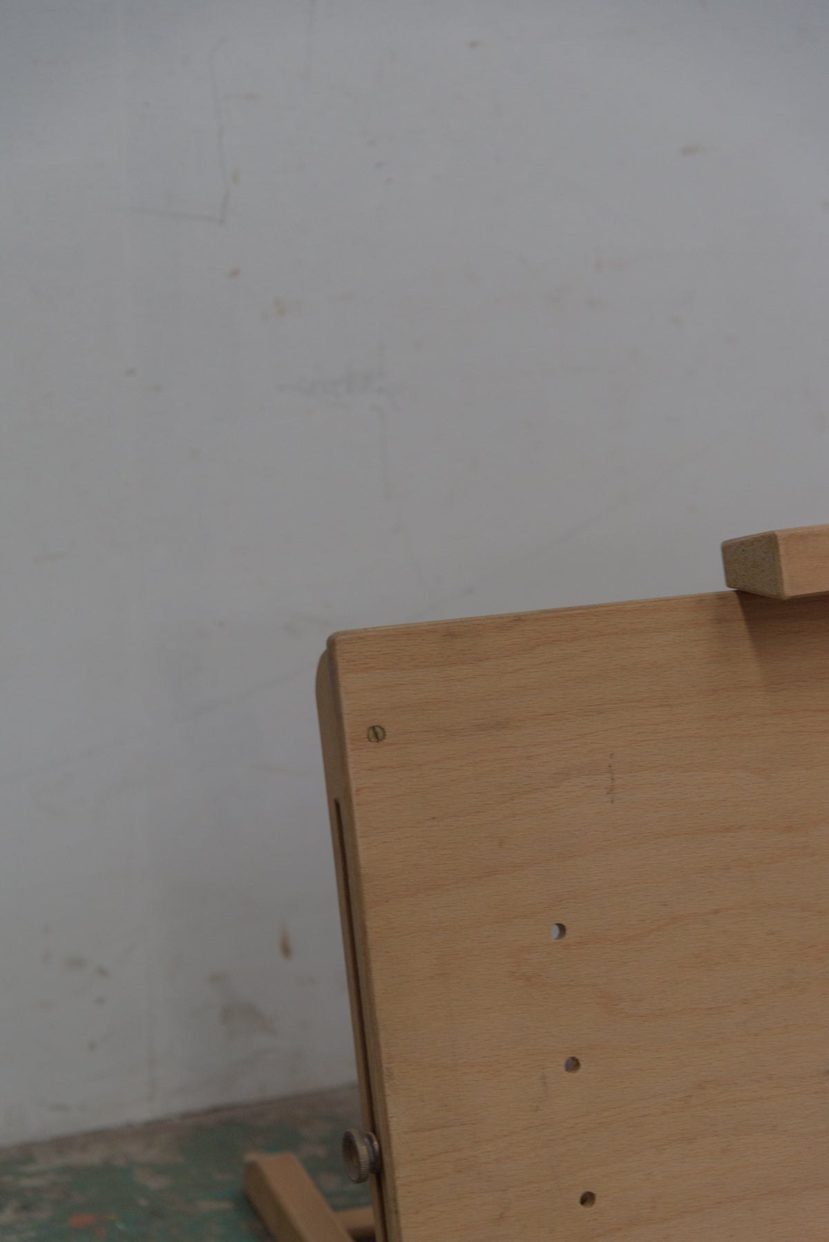 #9030 easel