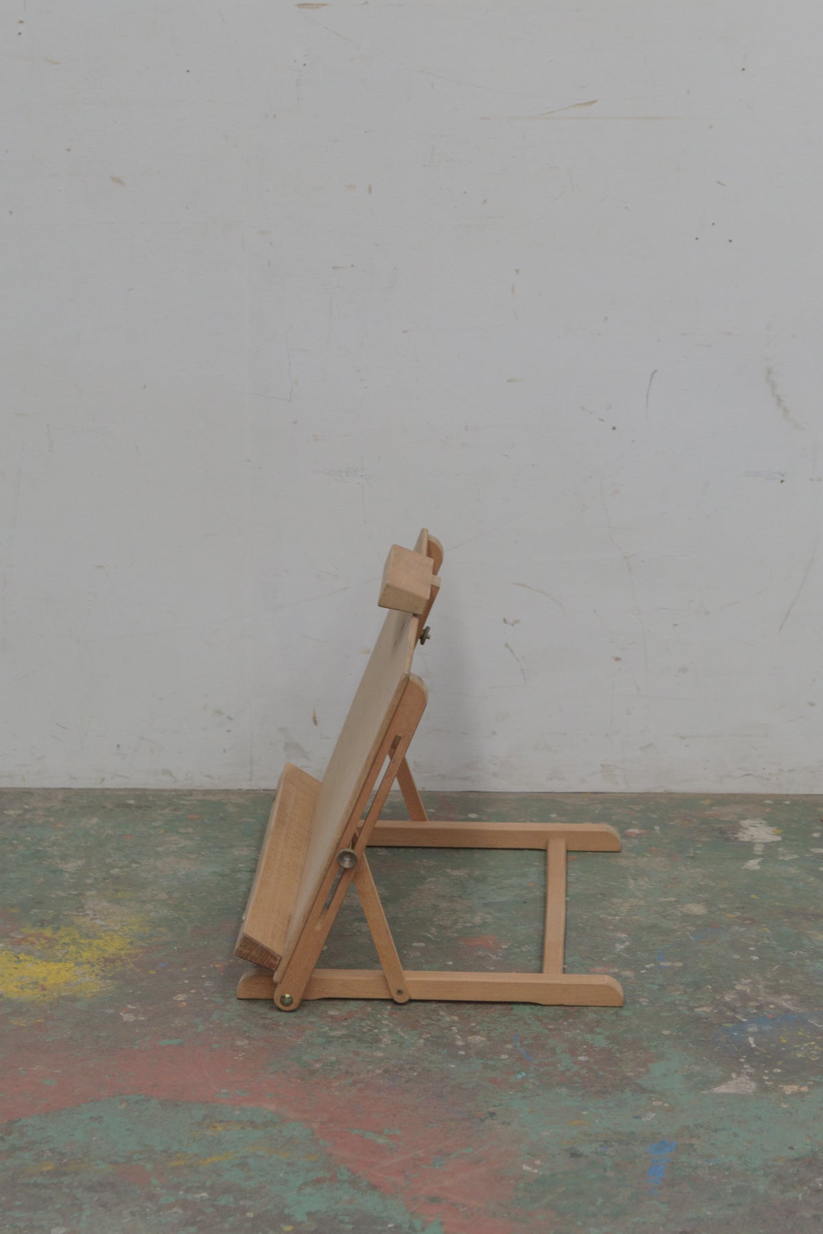 #9030 easel