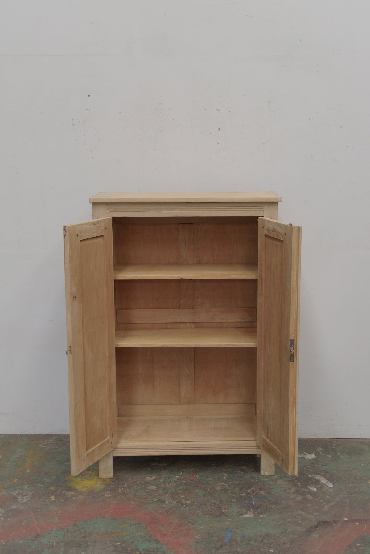 #8632 cabinet