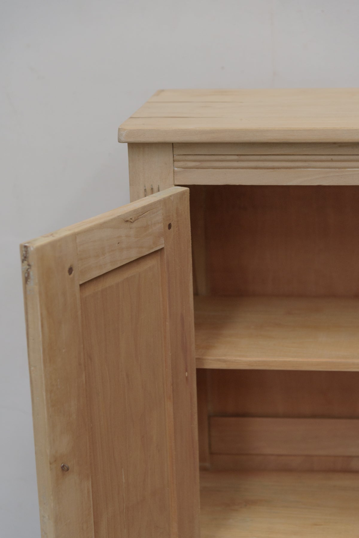 #8632 cabinet