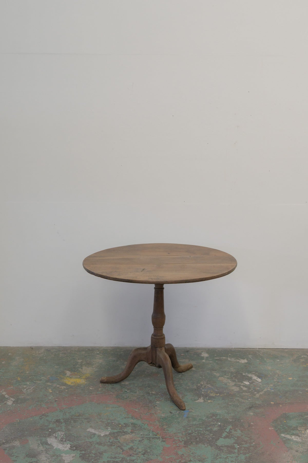 #0745 round table