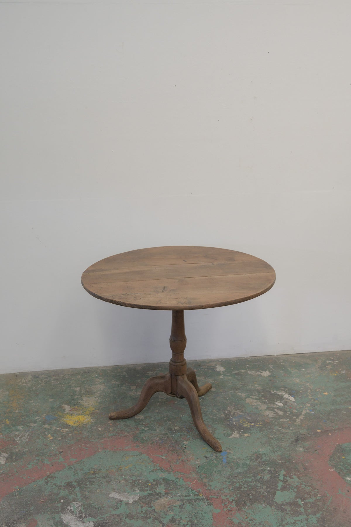 #0745 round table