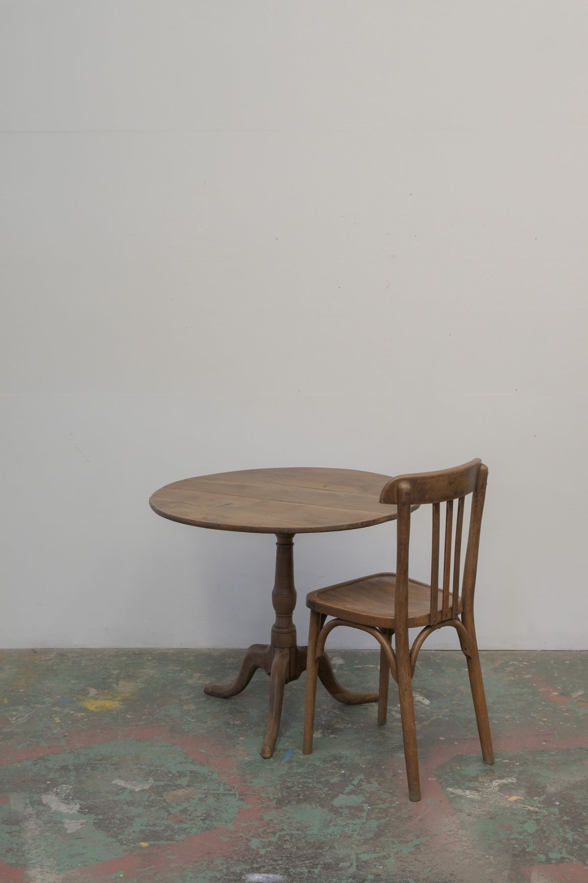 #0745 round table