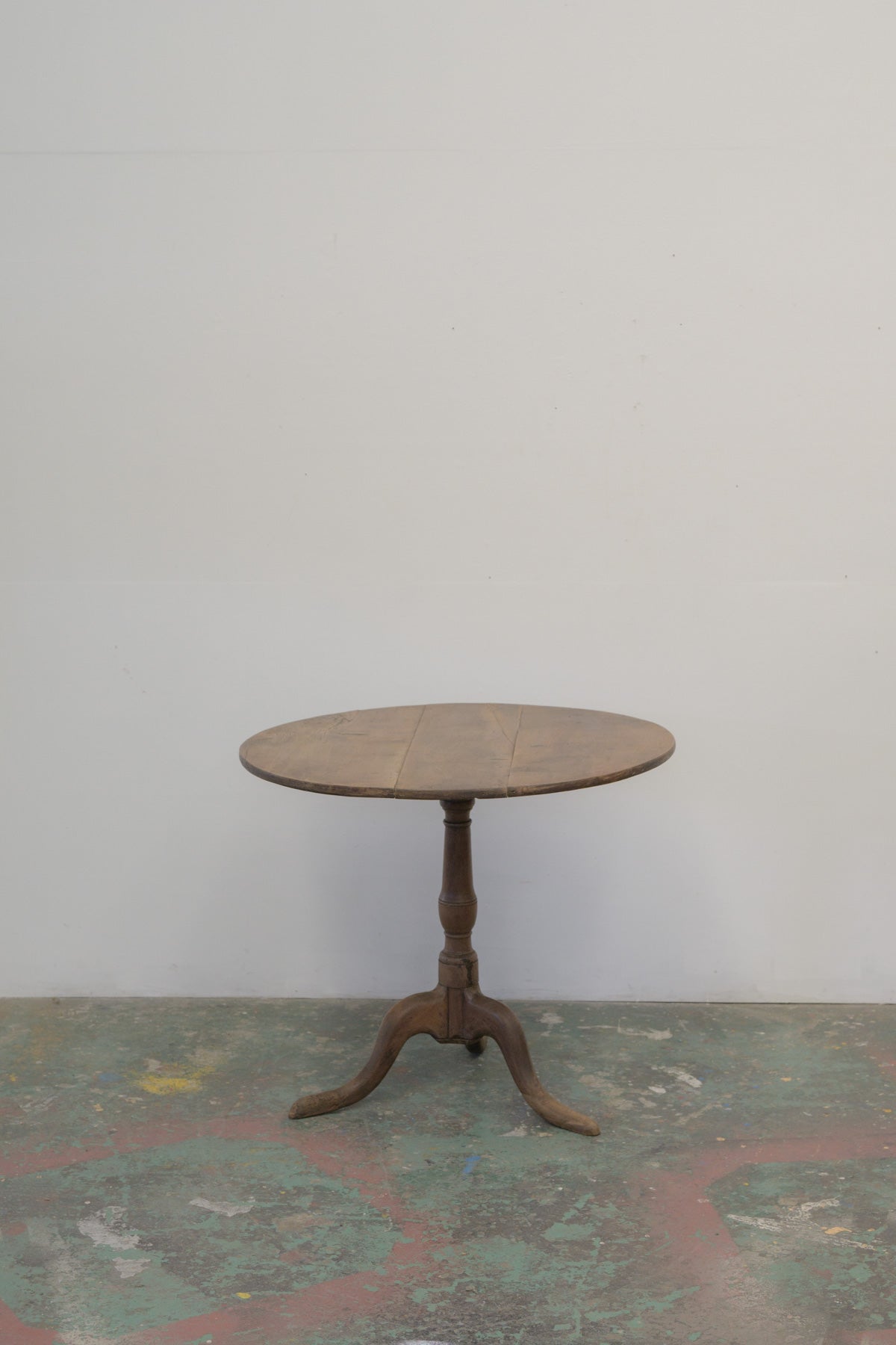 #0745 round table