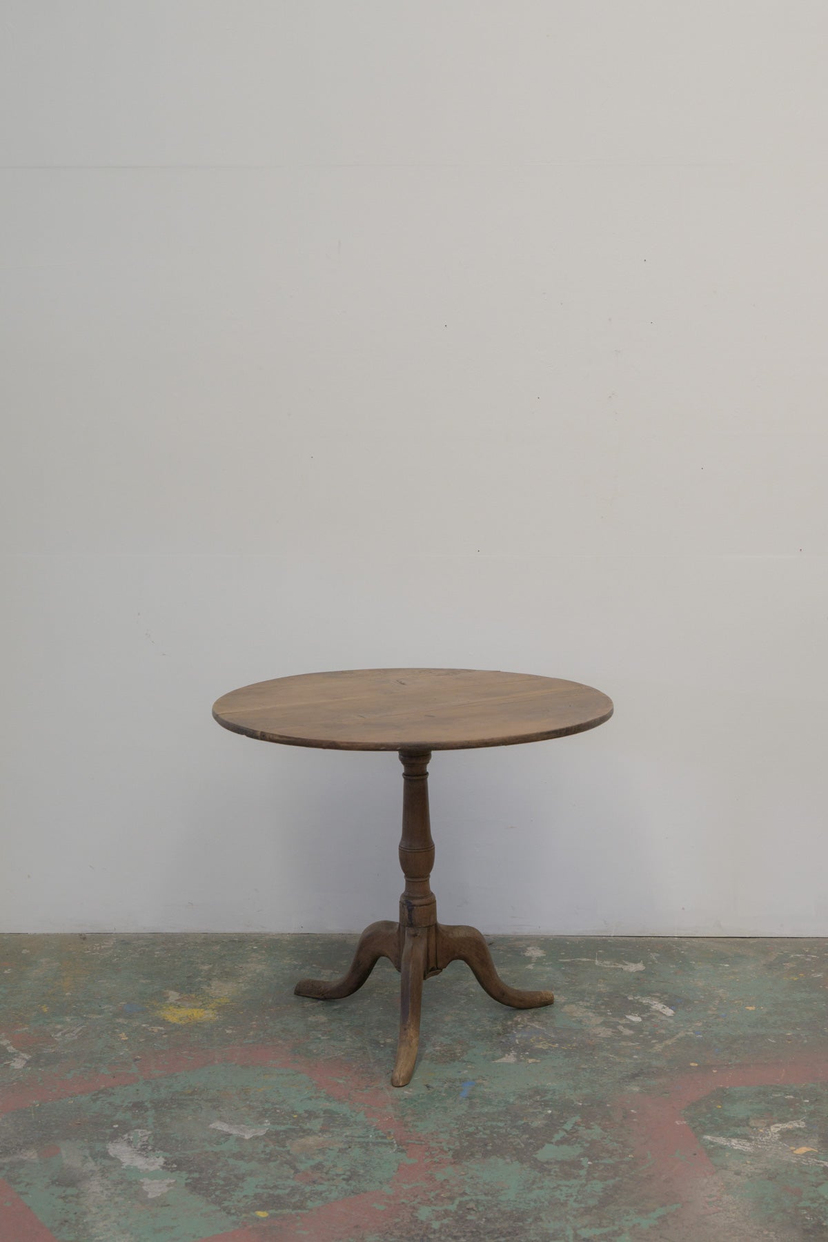 #0745 round table