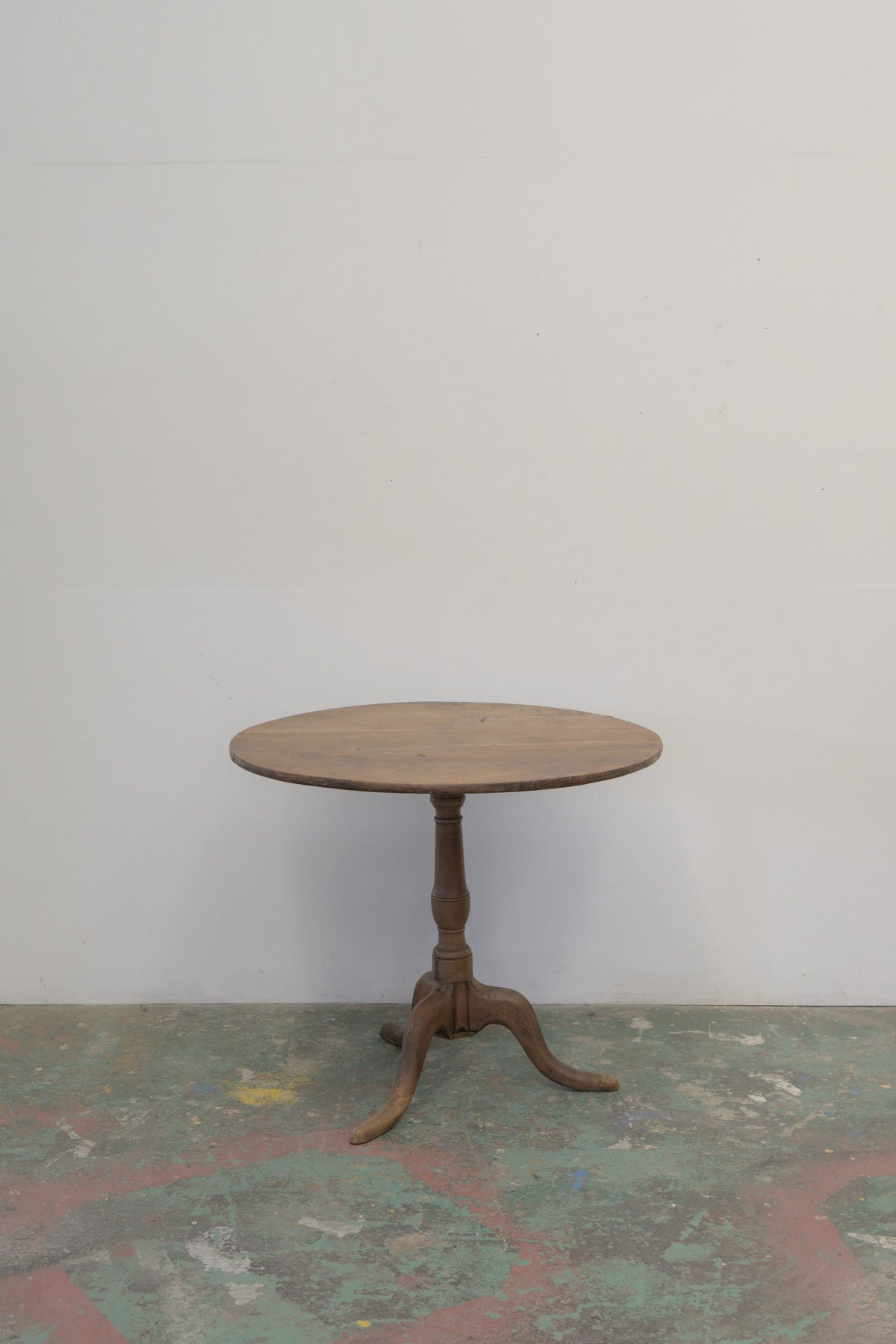 #0745 round table