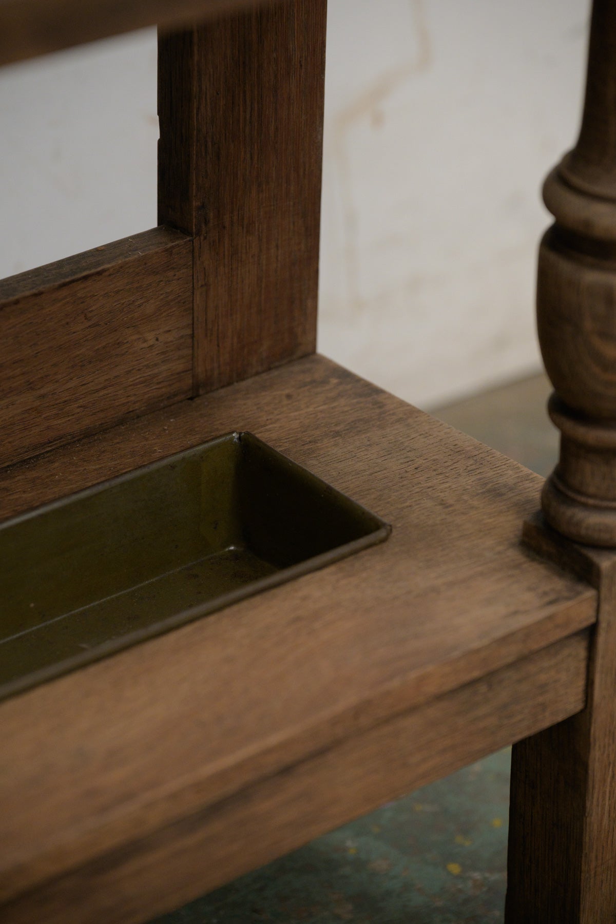 #0269 shelf