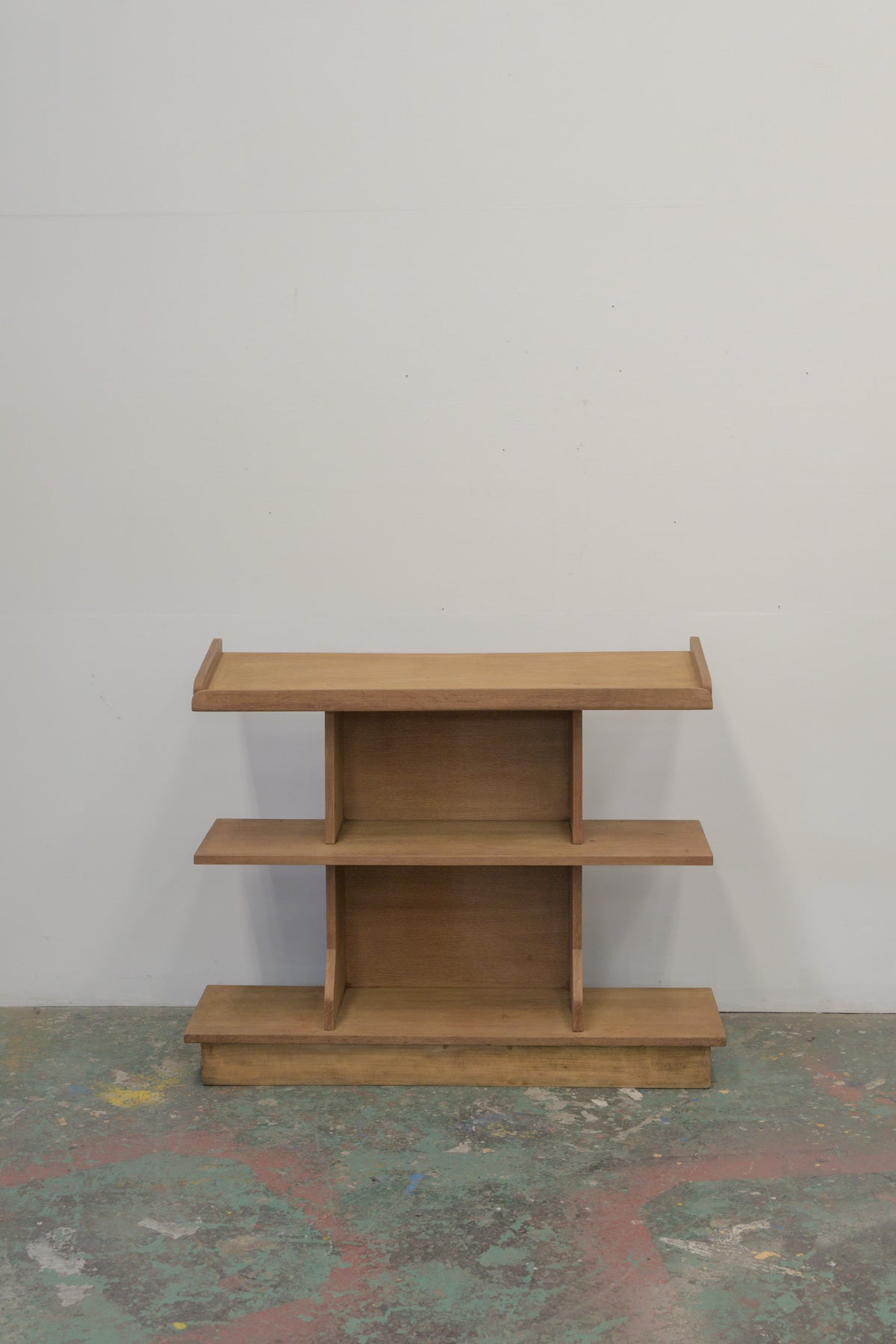 #0748 shelf