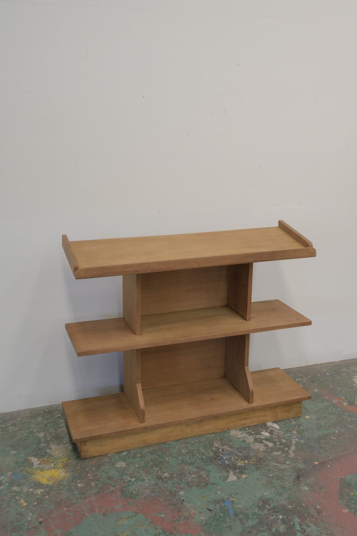 #0748 shelf
