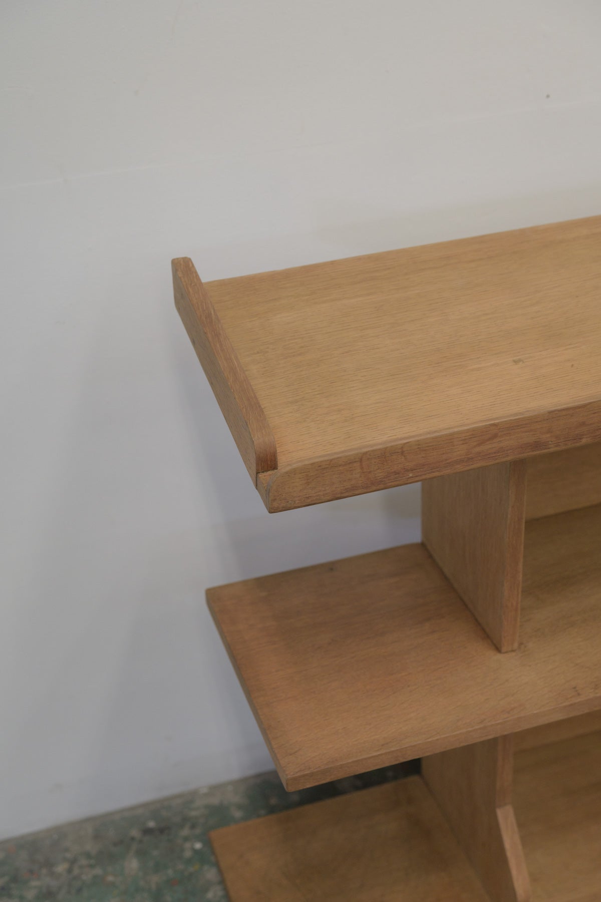 #0748 shelf
