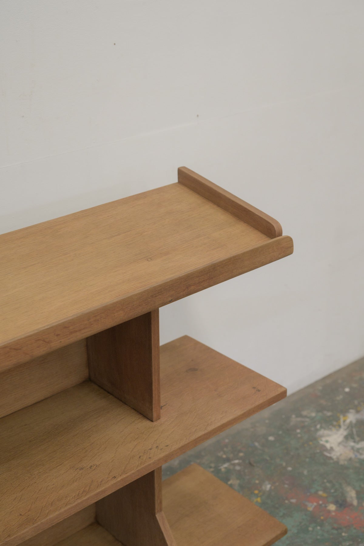 #0748 shelf