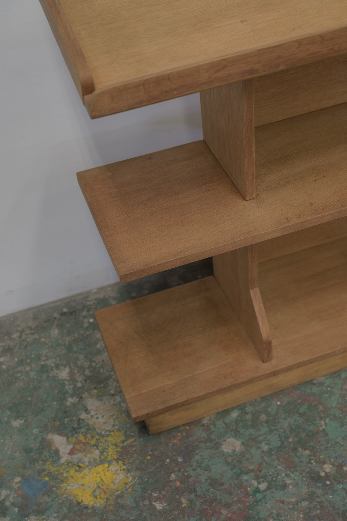 #0748 shelf