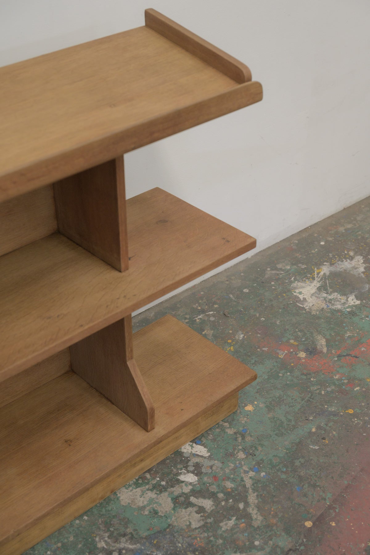 #0748 shelf
