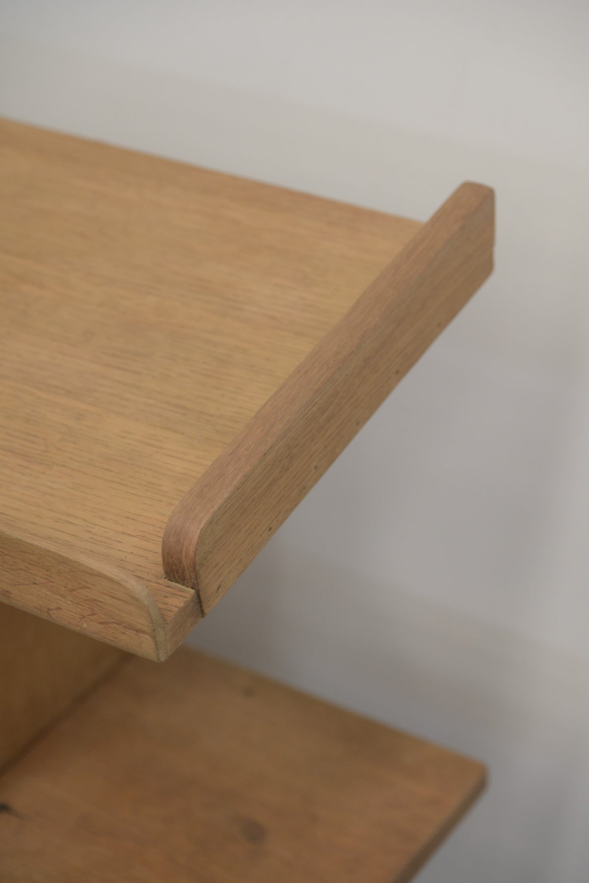 #0748 shelf