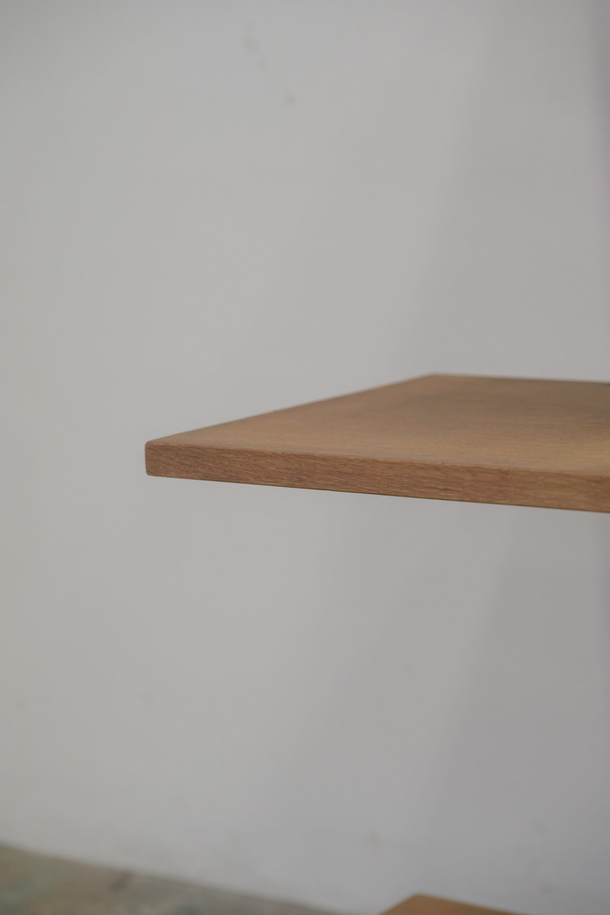 #0748 shelf