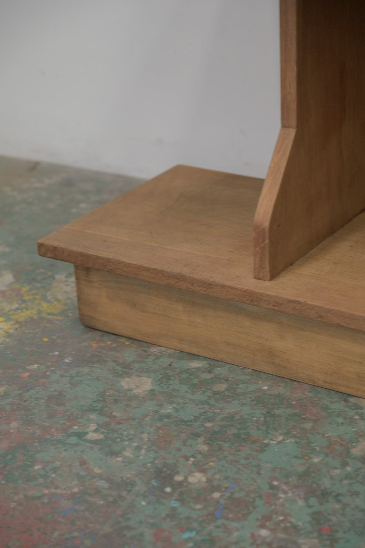 #0748 shelf