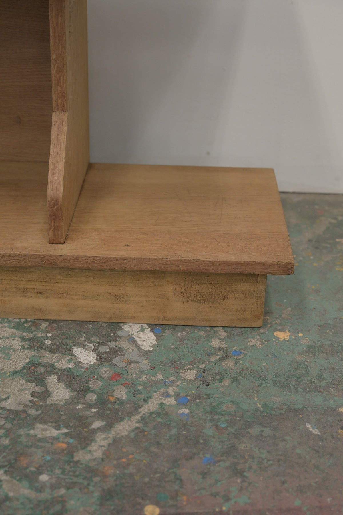 #0748 shelf