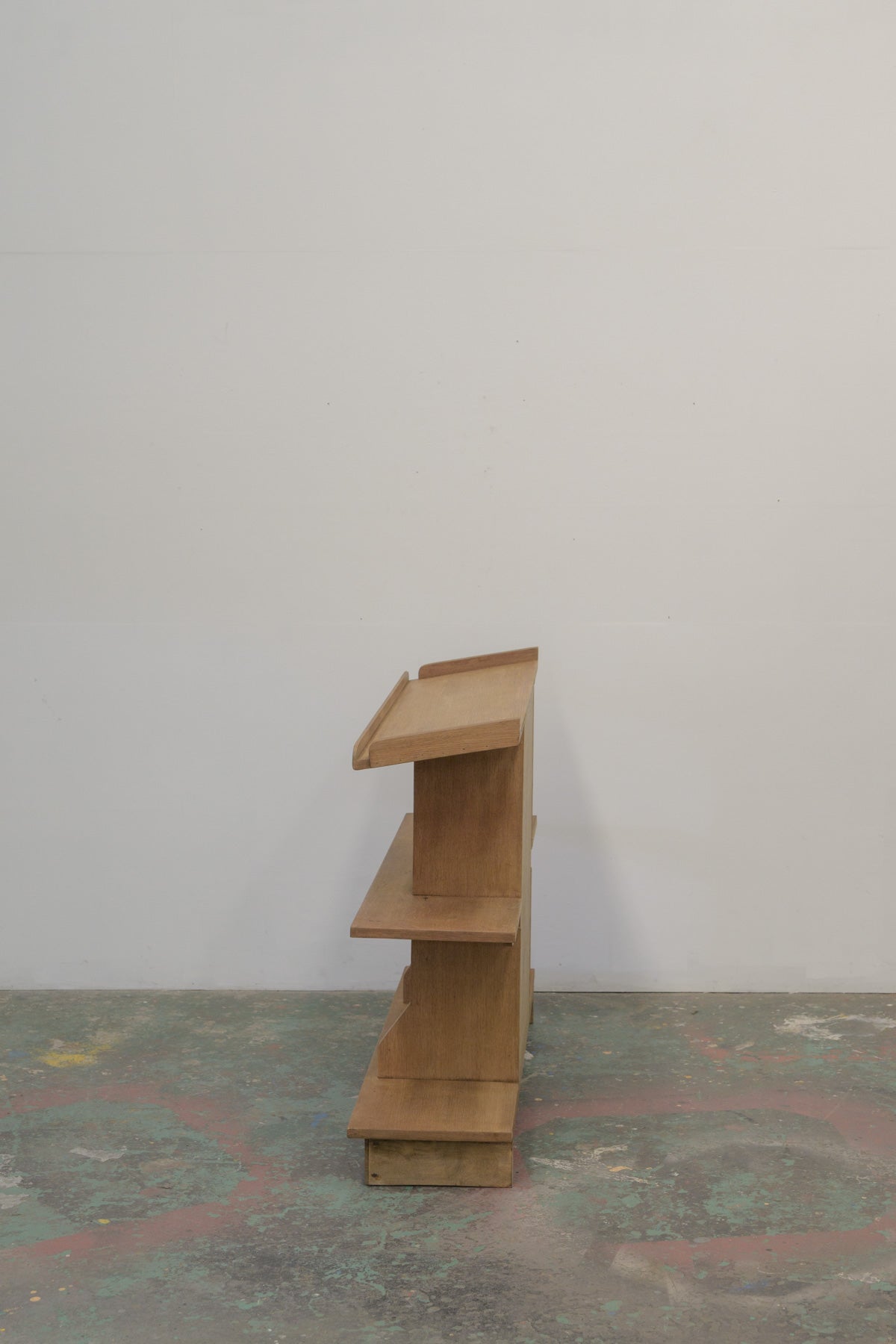 #0748 shelf