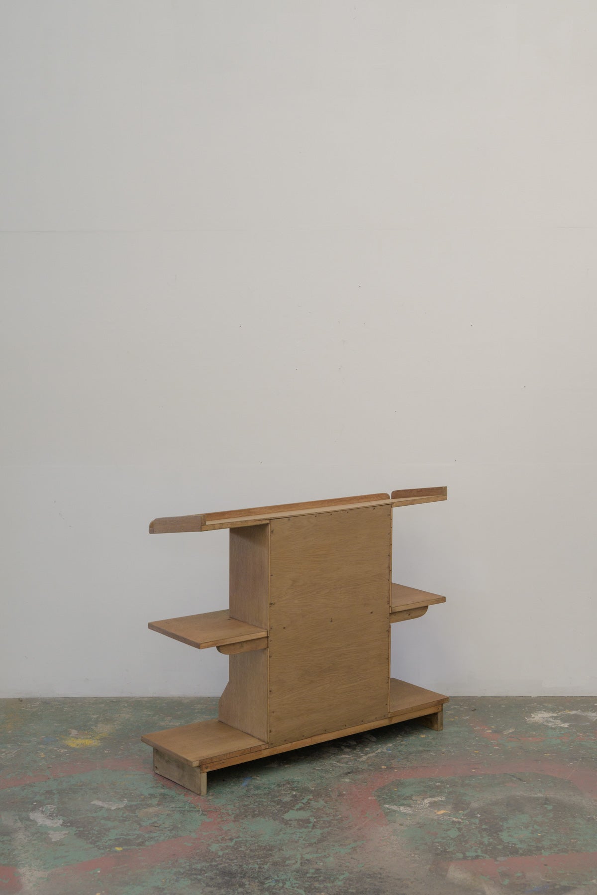 #0748 shelf
