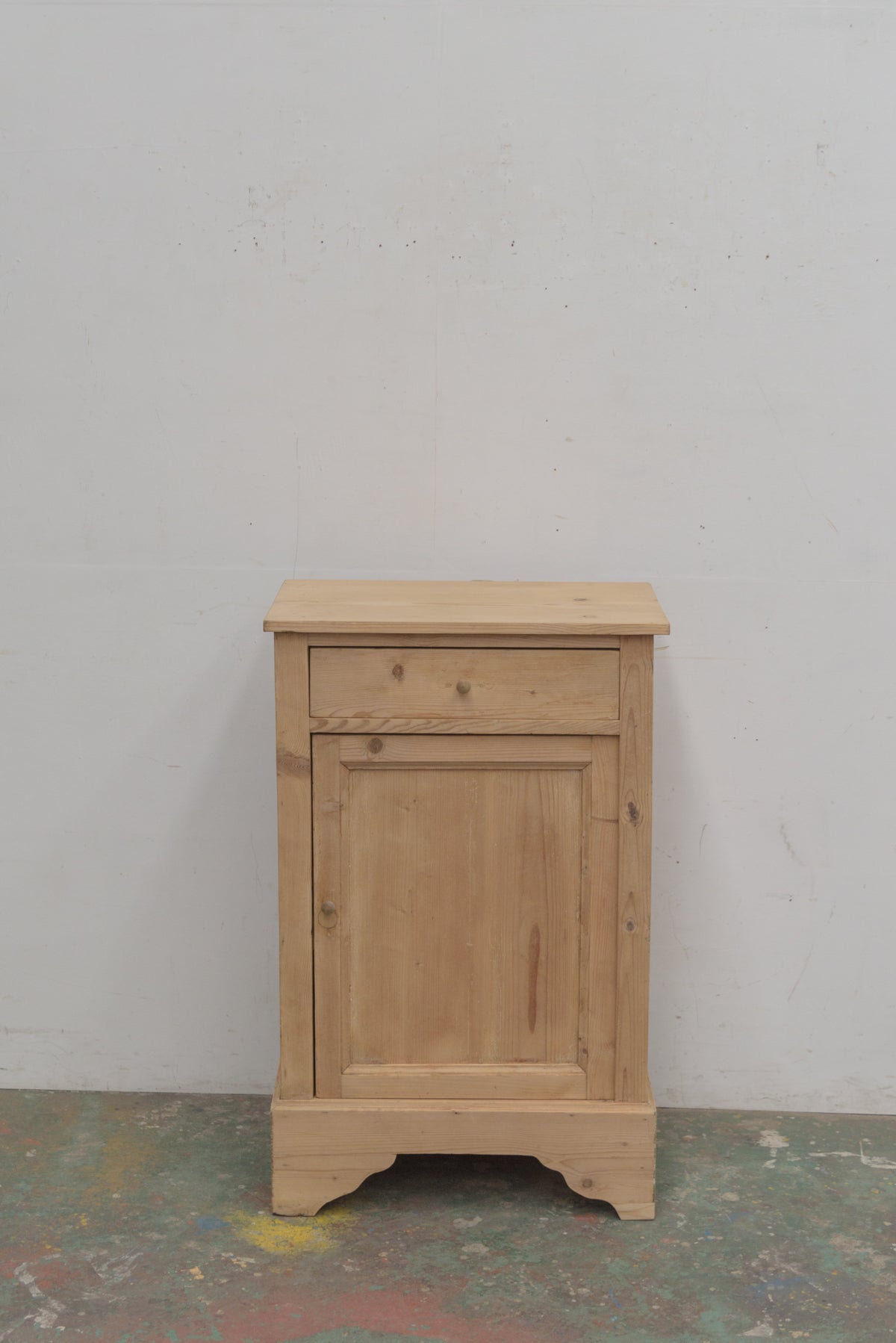 #9052 cabinet